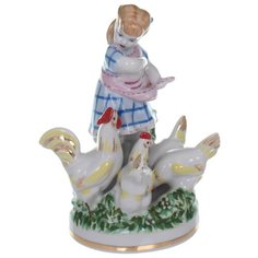 Скульптура. Дулёвский фарфоровый завод. Девочка с курами (в голубом платье). 18 см.