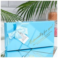 Набор, розы синего оттенка" 12 мыльных лепестка в картонной коробке + золотая роза Сима ленд