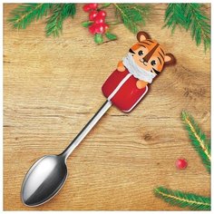 Школа талантов Ложка для декора полимерной глиной «Тигр с подарком