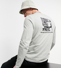 Серый лонгслив с логотипом The North Face Distorted
