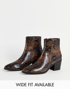 Ботинки челси из искусственной змеиной кожи на каблуке с острым носком ASOS DESIGN-Коричневый цвет