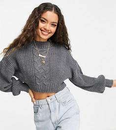 Темно-серый укороченный трикотажный джемпер вязки «косичка» Missguided Petite