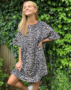 Свободное платье мини в стиле oversized с оборками на рукавах и звериным принтом ASOS DESIGN-Коричневый цвет