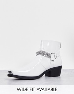 Белые лакированные ботинки челси в стиле вестерн на кубинском каблуке с серебристой цепочкой ASOS DESIGN-Белый