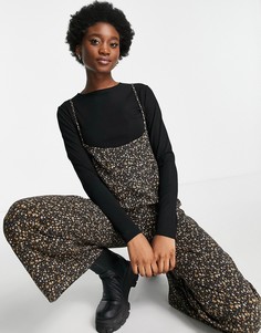 Комбинезон на тонких бретельках с темным цветочным принтом и лонгсливом ASOS DESIGN-Разноцветный