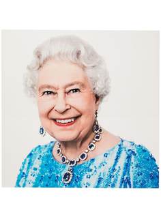 TASCHEN постер Her Majesty The Queen by David Bailey