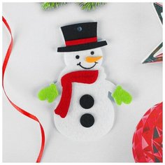 Набор для творчества - создай ёлочное украшение из фетра «Снеговичок в красном шарфике» Сима ленд
