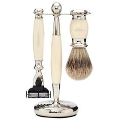 Truefitt & Hill Набор Edwardian Faux Ivory: Badger Brush Mach III Razor Stand (кисть для бритья + станок Mach III + подставка) слоновая кость