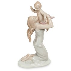 Фигурка Девушка с ребенком Размер: 10*7*17,5 см Pavone