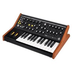 Аналоговый синтезатор Moog Subsequent 25