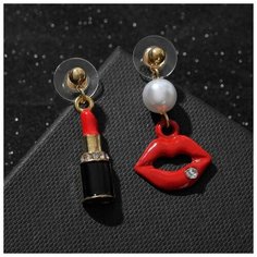 Серьги ассорти "Красотка" помада, губы, цвет красно- чёрный в золоте Queen Fair