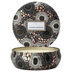 VOLUSPA Ароматическая свеча Yashioka Gardenia (гардения и тубероза) свеча в алюминиевом подсвечнике с 3 фитилями 340г