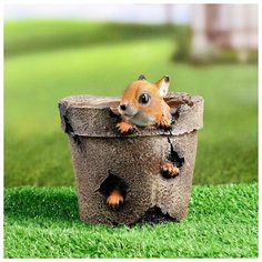 Фигурное кашпо "Белка в горшочке лапки наружу" 15х14 см Хорошие сувениры