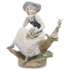 Фигурка Девушка с корзинкой Размер: 22*14,5*27,5 см Pavone