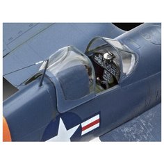 Набор "Одноместный палубный истребитель F4U-4 Corsair" Revell