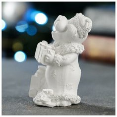 Хорошие сувениры Статуэтка "Тигрица - снегурочка" 10х6х6см