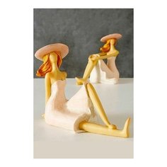 Декоративная статуэтка романтичная курортница сидящая (опирающаяся на руки), полистоун, 12 см, Boltze 2010818-1