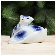 Сувенир керамика "Мышонок с кукурузой" синяя роспись 5.5х8.5х5.5 см 4301453 Сима ленд