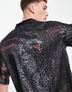 Темно-серая атласная рубашка со звериным принтом Bershka-Серый