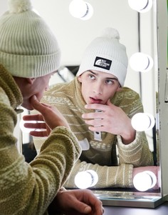 Белая шапка-бини с помпоном и логотипом The North Face Logo Box-Белый