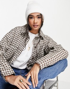 Белая пушистая шапка-бини в рубчик ASOS DESIGN-Белый