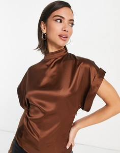 Коричневый атласный топ с высоким воротником и отворотами на рукавах ASOS DESIGN