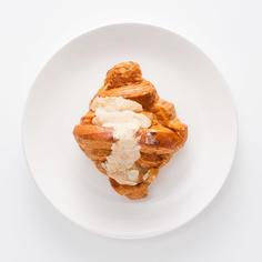 Круассан Самокат с миндалем; 100 г