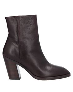 Полусапоги и высокие ботинки Stuart Weitzman