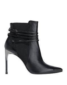 Полусапоги и высокие ботинки Stuart Weitzman
