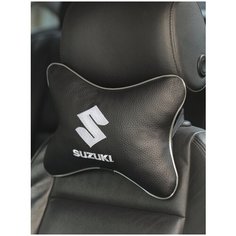 Автомобильная подушка для шеи SUZUKI на подголовник автомобильного кресла в машину / Подушка косточка под шею в авто с логотипом / Подарок автомобилисту автолюбителю / Автоподушка