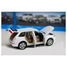Машинка металлическая инерционная Audi Q7 XLG
