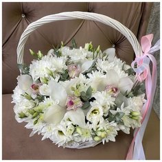 Корзина из орхидей, эустом и хризантем Zarum