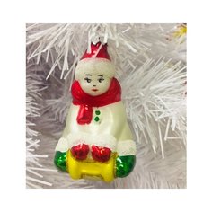 Елочная игрушка Элита Мальчик на санках ИФТ-286, белый/красный, 10 см Elita