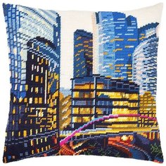 Подушка полукрестом чарiвниця арт. V204 Тайбэй 40х40 см Brvsk