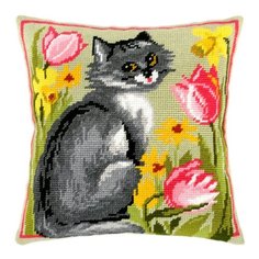 Подушка полукрестом чарiвниця арт. V13 Ласковая кошечка 40х40 см Brvsk
