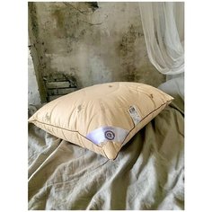 Подушка из верблюжьей шерсти Lucky Dreams Мерил 70х70
