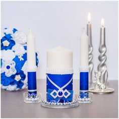 Праздничные свечи на юбилей 45 лет семейной жизни "Сапфировая свадьба" с декором из синей бумаги, атласным бантом, белым кружевом, сверкающей брошью и перламутровыми бусинами Свадебная мечта