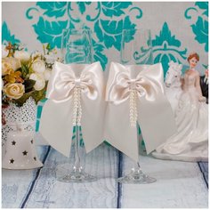 Свадебные бокалы для молодоженов "Европейский стиль" с атласными бантами айвори и жемчужными бусинами, 2 штуки Свадебная мечта