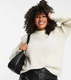 Кремовый джемпер с высоким воротом и акцентными плечами Vero Moda Curve-Белый
