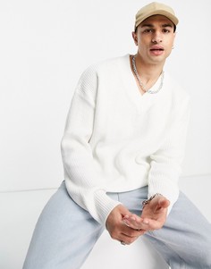 Белый вязаный джемпер с V‑образным вырезом Bershka