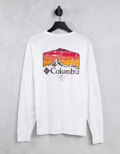 Белый лонгслив с принтом на спине Columbia Pikewood