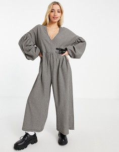 Свободный комбинезон в мелкую клетку с запахом, сборками и пряжками ASOS DESIGN-Разноцветный