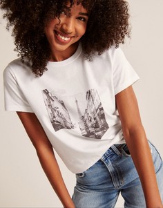 Белая футболка с графическим принтом Abercrombie & Fitch-Белый
