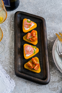 Тарелка для хлеба и столовых приборов из темного дуба Foxwoodrus