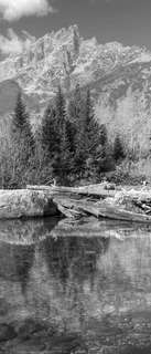 Самоклеющиеся фотообои "Горное озеро", 90x210 см, эффект черно-белый Фотообои.РФ