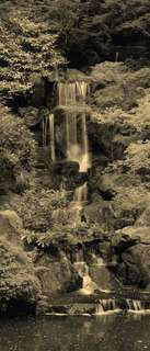 Самоклеющиеся фотообои "Водопад 2", размер: 90x210 см, эффект: сепия Фотообои.РФ