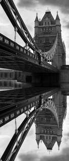 Самоклеющиеся фотообои "Лондон, Тауэрский мост", 90x210 см, эффект черно-белый Фотообои.РФ