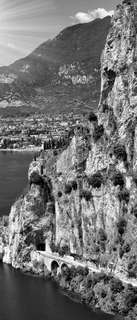 Самоклеющиеся фотообои "Италия", 90x210 см, эффект черно-белый, отраженный Фотообои.РФ