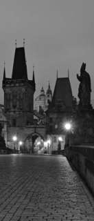 Самоклеющиеся фотообои "Прага, статуи святых", 90x210 см, эффект отраженный Фотообои.РФ