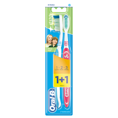 Зубная щетка Oral-B 3-Effect Натуральная Свежесть средняя 1+1 (цвет в ассортименте)